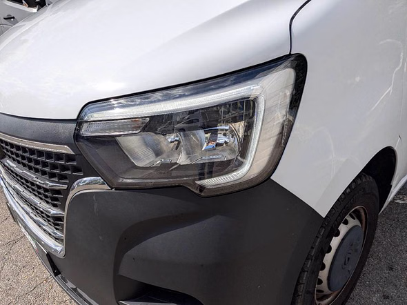 RENAULT Master Fg F3500 L2H3 2.3 dCi 135ch Grand Confort E6 16241.67€ ht - Vue 3