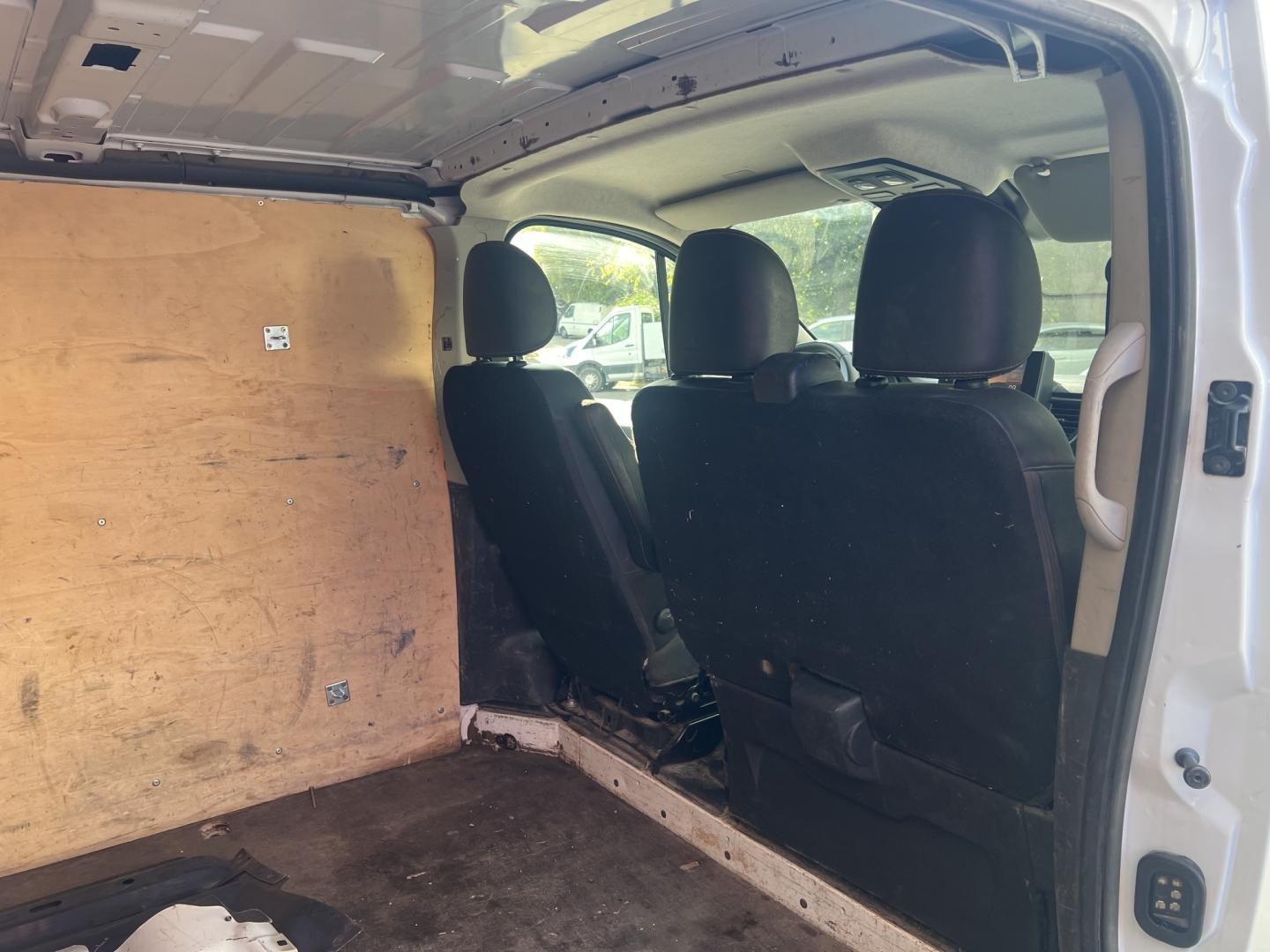 RENAULT Trafic Fg L1H1 2T8 2.0 Blue dCi 150ch Grand Confort - Photo 9