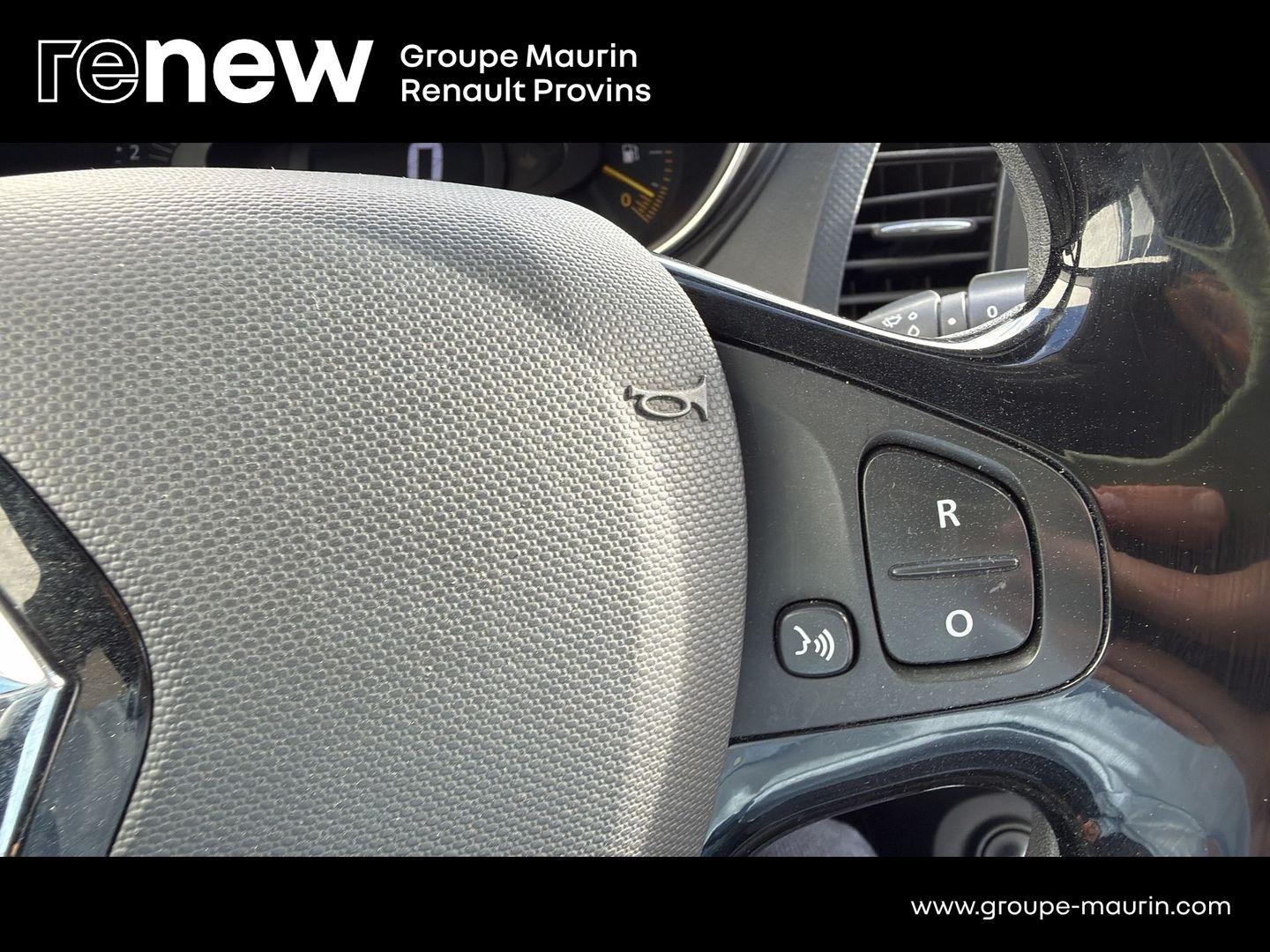 RENAULT Captur 1.5 dCi 110ch Stop&Start energy Intens - Photo 19
