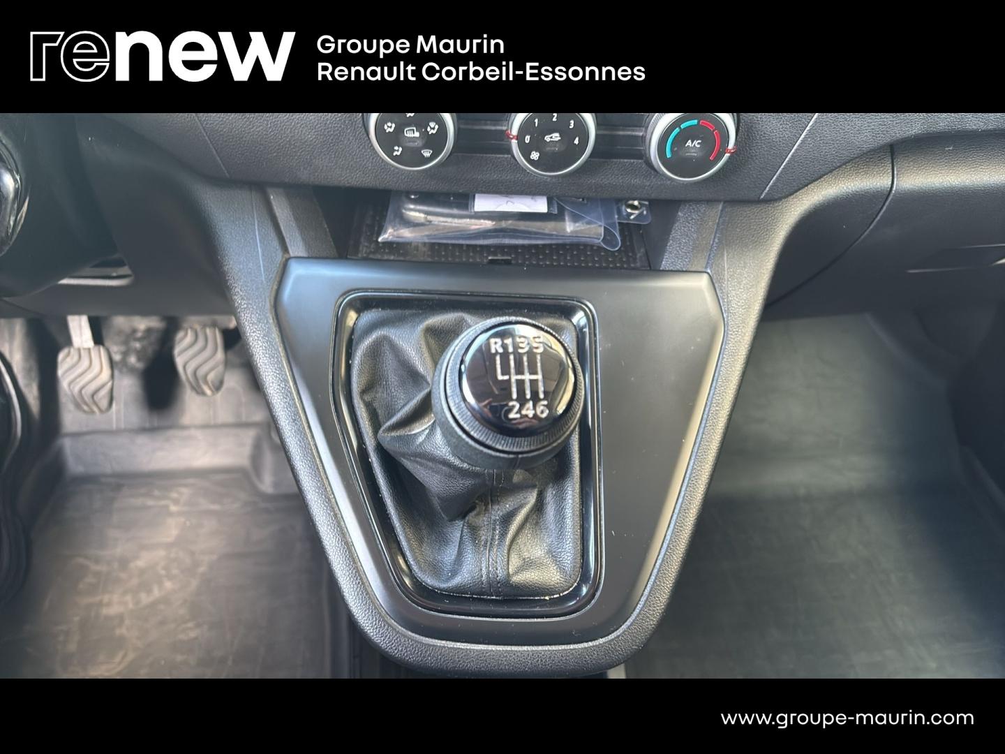 RENAULT Kangoo Van L1 1.3 TCe 100ch Grand Confort - 22 - Photo 38