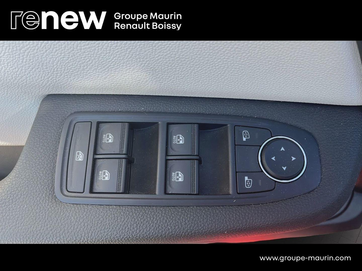 RENAULT Clio 1.6 E-Tech hybride 145ch Techno - Photo 24