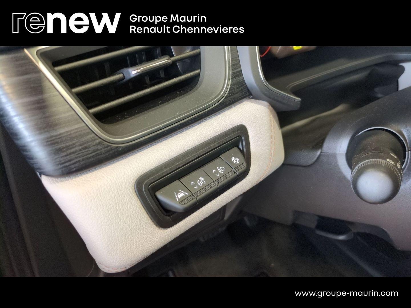 RENAULT Captur 1.6 E-Tech hybride 145ch Iconic - Photo 12
